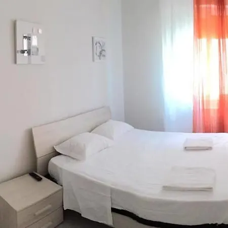 Academy House Guest house *