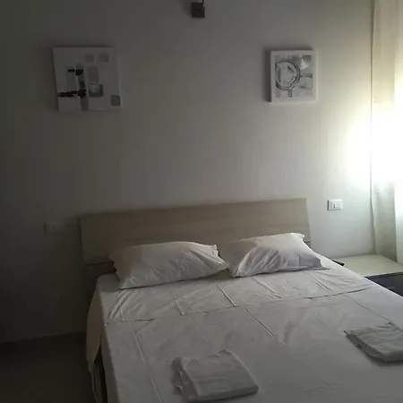 Guest house Academy House *